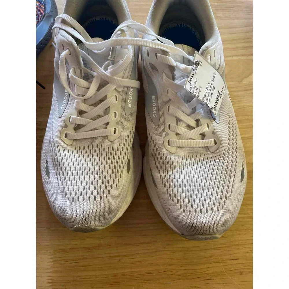 Women's Shoe Size 9 Brooks Running Shoes